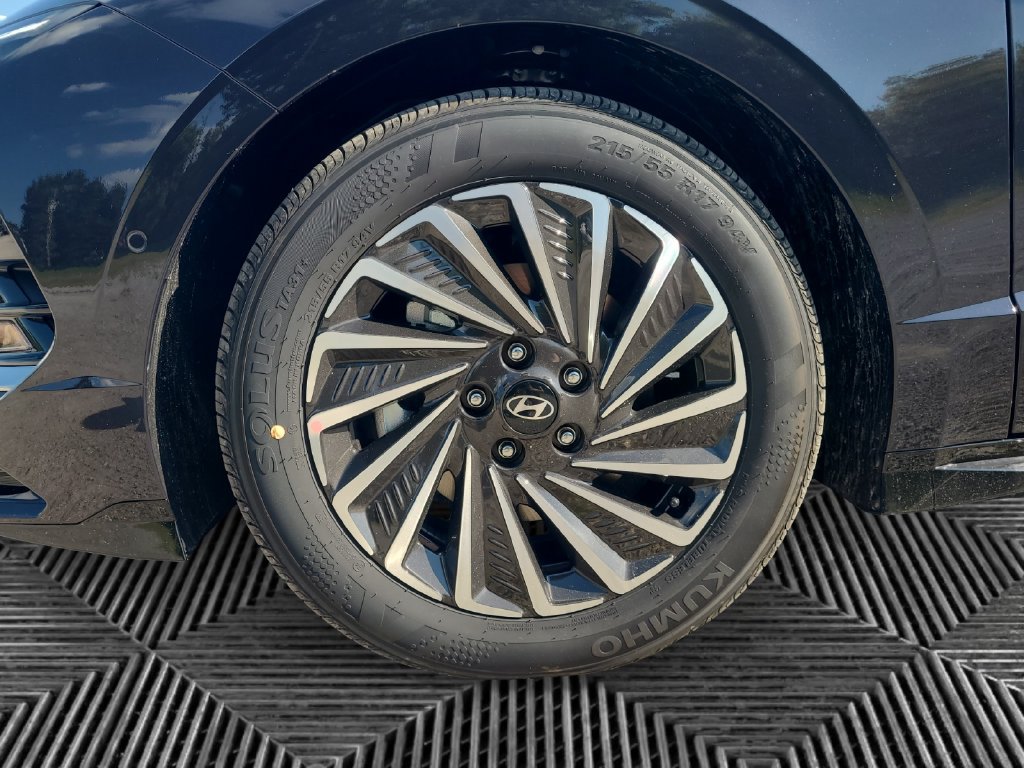 New 2026 Hyundai Sonata Limited FWD image 14