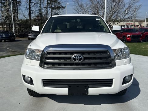 Used 2017 Toyota Sequoia SR5 w/ Premium Package image 3
