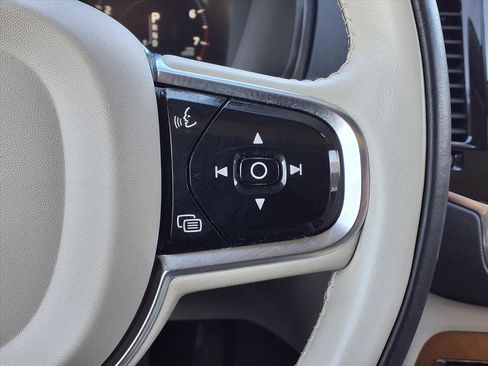 Used 2021 Volvo XC90 T6 Momentum w/ Advanced Package image 23