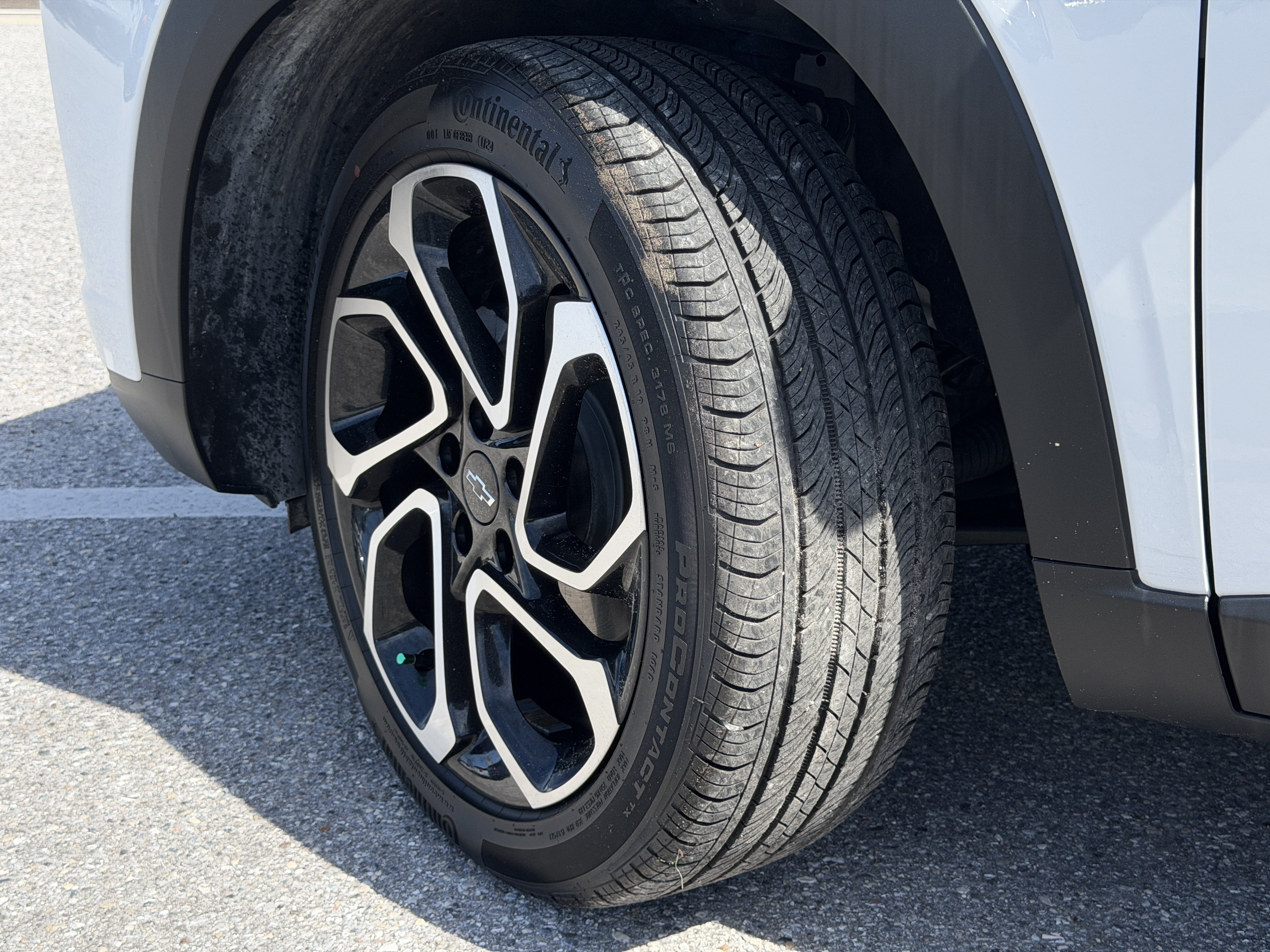 Used 2025 Chevrolet Trax RS w/ Driver Confidence Package FWD image 34