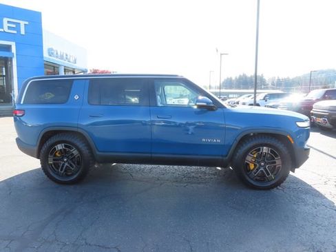Used 2023 Rivian R1S Adventure AWD/4WD image 9