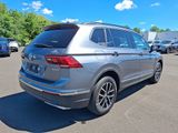 Used 2021 Volkswagen Tiguan SE w/ Panoramic Sunroof Package image 6