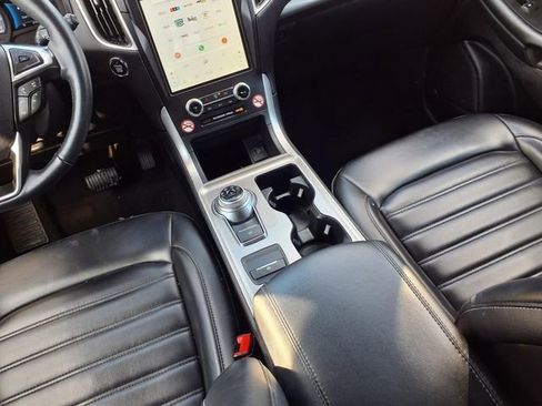 Used 2024 Ford Edge SEL image 10