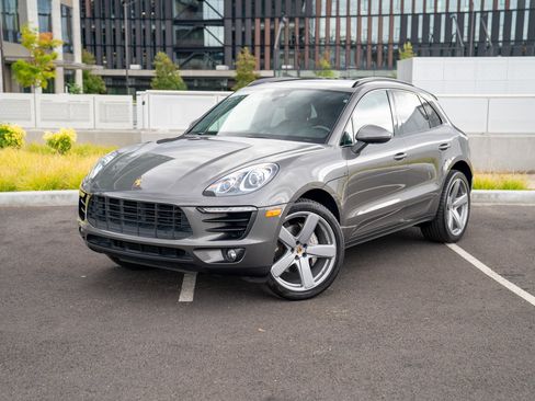 Used 2017 Porsche Macan S AWD/4WD image 1