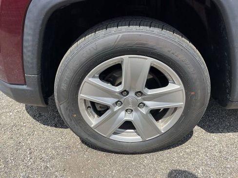 Used 2022 Jeep Compass Latitude AWD/4WD image 2