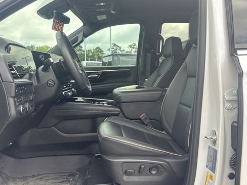 Used 2025 Chevrolet Tahoe Premier AWD/4WD image 20
