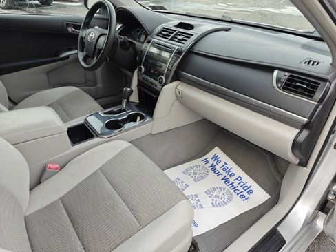 Used 2012 Toyota Camry XLE image 17