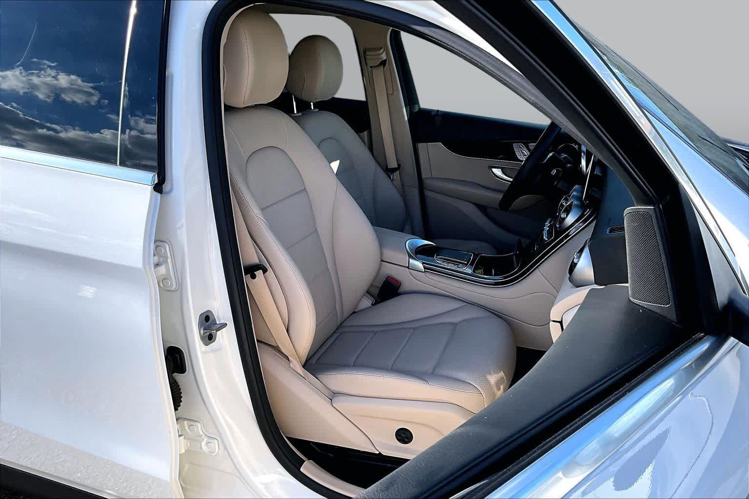 Used 2022 Mercedes-Benz GLC 300 image 9