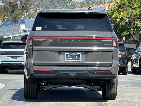 New 2026 Lincoln Navigator L Black Label AWD/4WD image 4