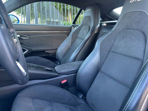 Certified 2024 Porsche 718 Cayman GTS RWD image 5