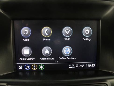 Used 2023 GMC Terrain SLE w/ Driver Convenience Package image 4