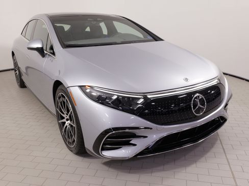 Used 2023 Mercedes-Benz EQS 580 4MATIC Sedan image 6