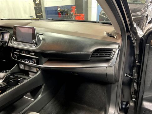 Certified 2023 Nissan Rogue SV AWD/4WD image 13