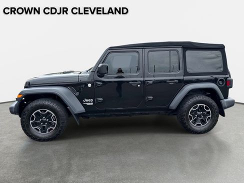 Used 2018 Jeep Wrangler Unlimited Sport S AWD/4WD image 7