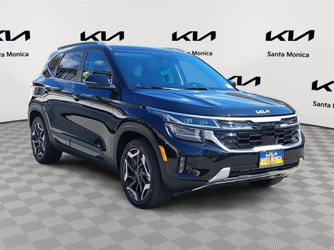 Certified 2025 Kia Seltos SX w/ SX Sunroof Package image 3