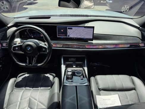 Used 2023 BMW 760i xDrive w/ Executive Package AWD/4WD image 30