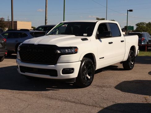 Used 2025 RAM 1500 Big Horn AWD/4WD image 3