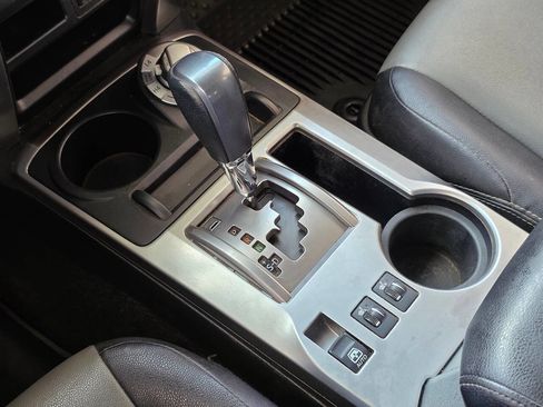 Used 2018 Toyota 4Runner SR5 Premium AWD/4WD image 17