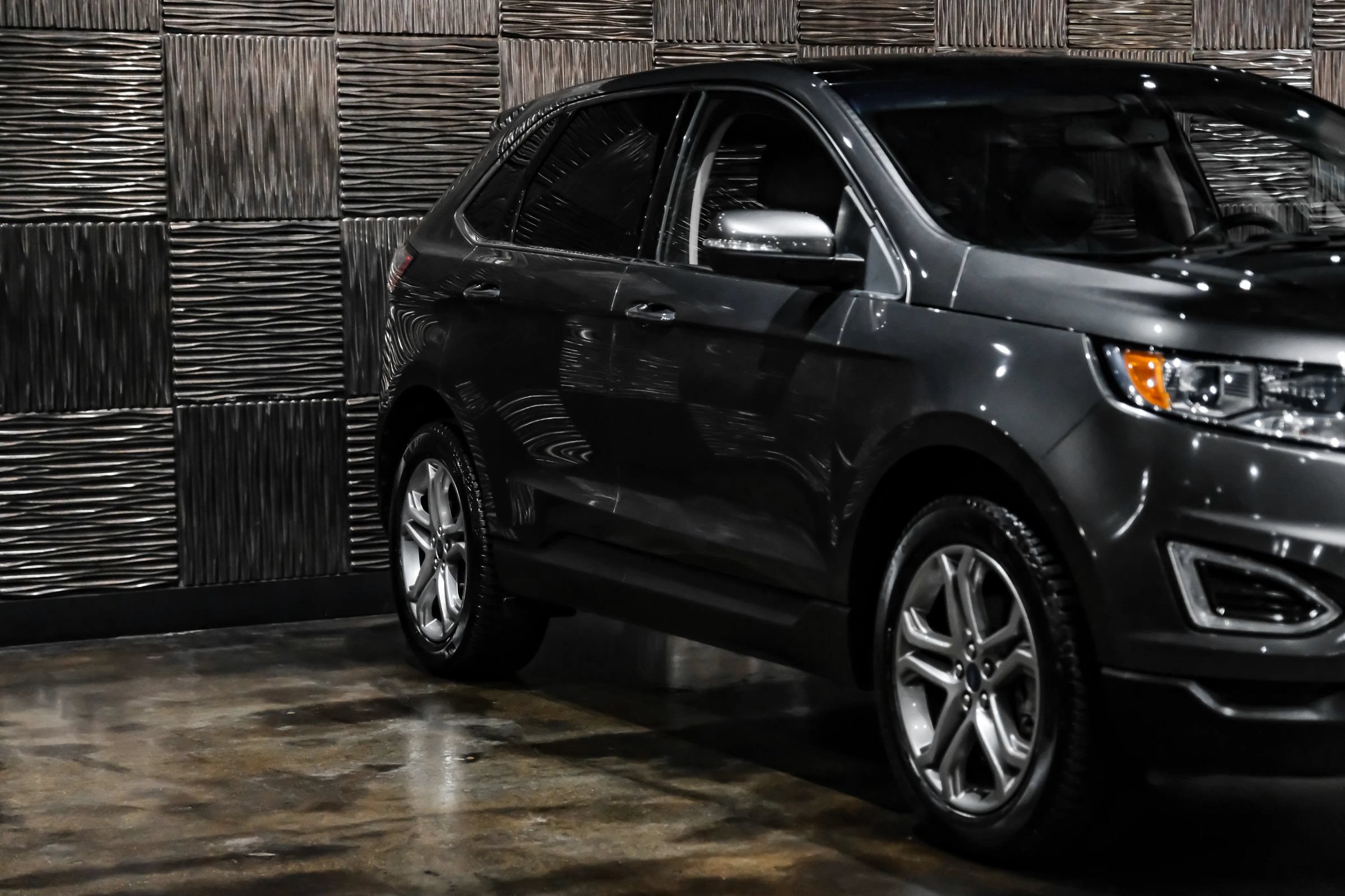 Used 2017 Ford Edge Titanium w/ Equipment Group 301A FWD image 6