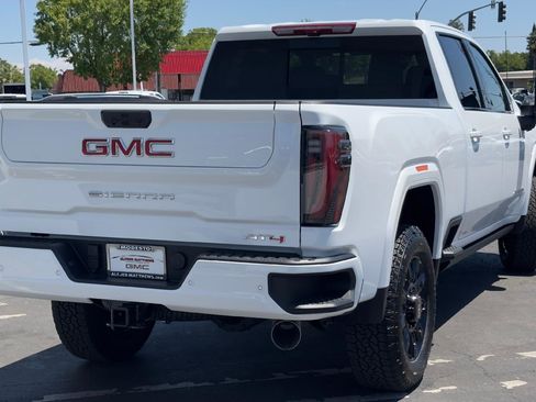Used 2026 GMC Sierra 2500 AT4 w/ AT4 Premium Plus Package AWD/4WD image 5