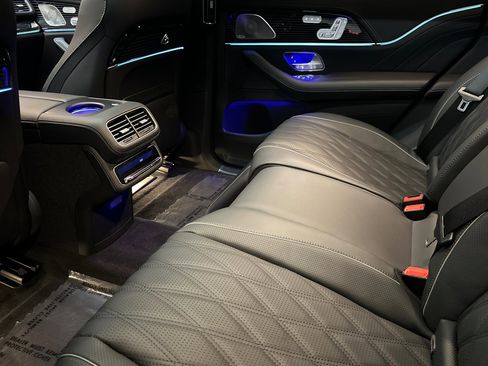New 2025 Mercedes-Benz Maybach GLS 600 4MATIC image 14