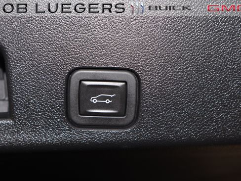 Certified 2025 GMC Acadia Elevation FWD image 21