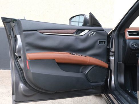 Used 2018 Maserati Ghibli Sedan 4D image 19