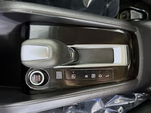 Used 2021 Nissan Versa SV image 20