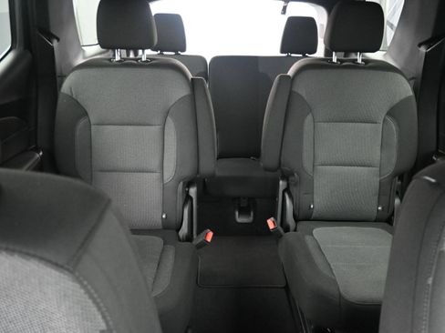 Used 2023 Chevrolet Traverse LT AWD/4WD image 32
