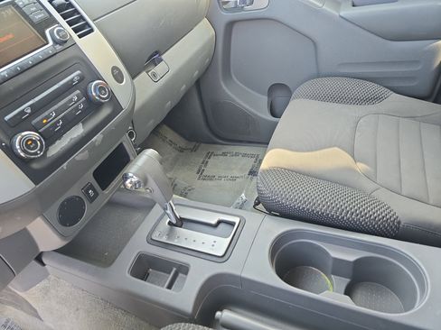 Used 2015 Nissan Frontier Desert Runner image 21