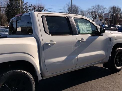 New 2026 Nissan Frontier SV w/ SV Convenience Package AWD/4WD image 8