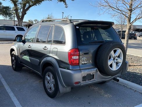Used 2004 Toyota RAV4 Base image 4