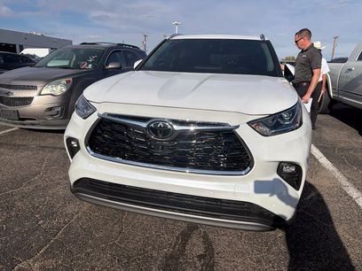 Used 2026 Toyota Highlander Platinum
