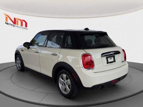 Used 2017 MINI Cooper 4-Door Hardtop w/ Premium Package FWD image 3