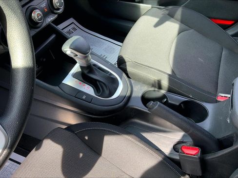 Used 2024 Kia Forte LXS FWD image 18