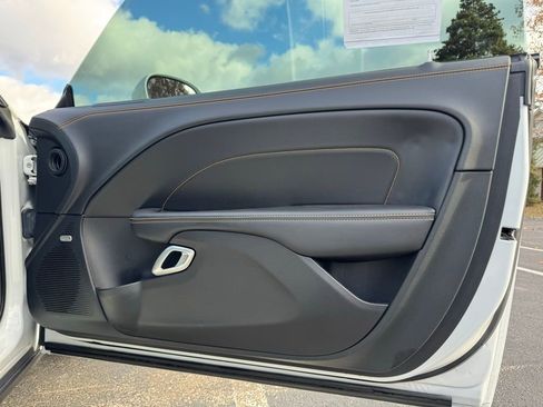 Used 2022 Dodge Challenger GT w/ Plus Package image 9