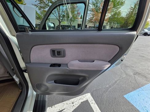 Used 2001 Toyota 4Runner SR5 image 39