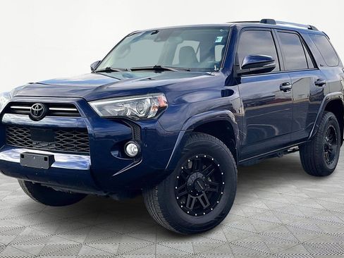 Used 2020 Toyota 4Runner SR5 Premium image 2
