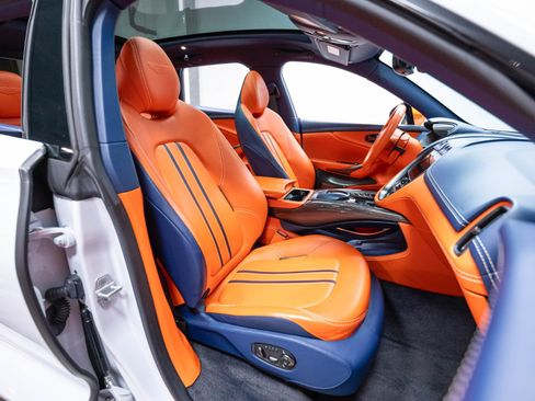 Used 2021 Aston Martin DBX AWD/4WD image 42
