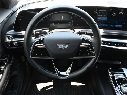 Used 2024 Cadillac Lyriq Tech RWD image 11