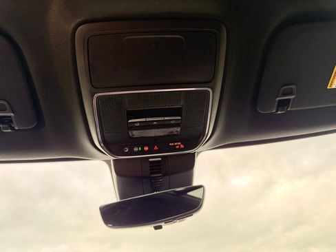 Used 2024 Chevrolet Traverse RS FWD image 33