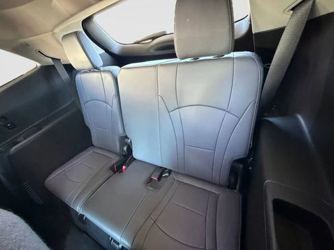 Used 2018 Buick Enclave Premium AWD/4WD image 16