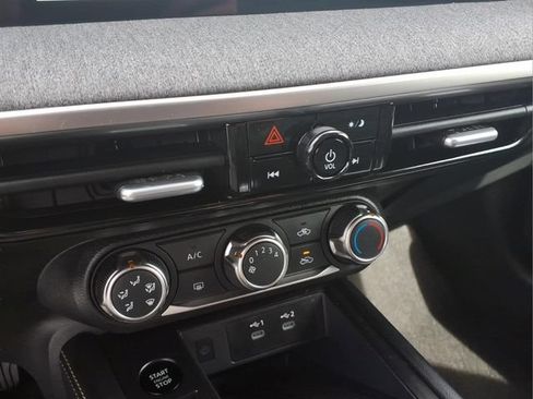 Certified 2025 Nissan Kicks SV AWD/4WD image 11