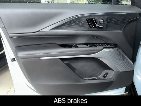 New 2026 Cadillac Lyriq V image 9