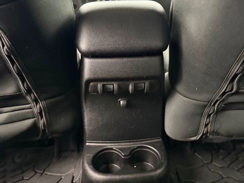 Used 2015 Jeep Wrangler Unlimited Sport w/ Quick Order Package 24S AWD/4WD image 26