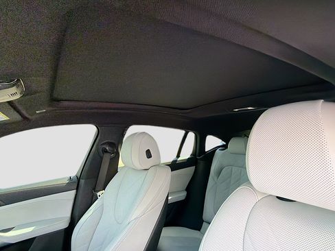 Used 2023 BMW X6 xDrive40i AWD/4WD image 26