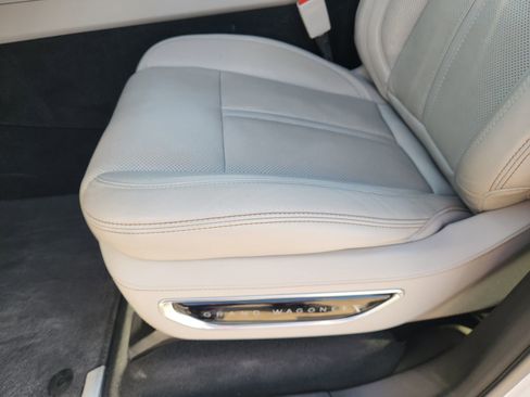 Used 2023 Jeep Grand Wagoneer Base w/ Flexible Seating Group image 23