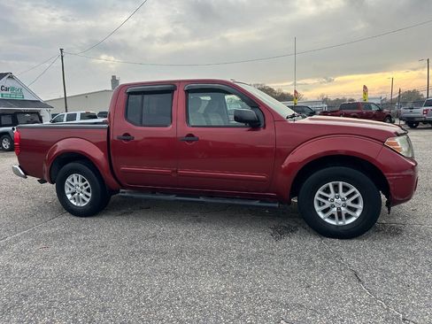 Used 2016 Nissan Frontier SV w/ SV Value Truck Package image 13