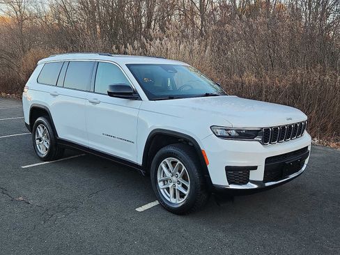 Used 2021 Jeep Grand Cherokee L Laredo w/ Luxury Tech Group I image 3