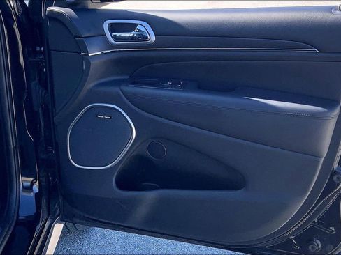 Used 2018 Jeep Grand Cherokee High Altitude image 24